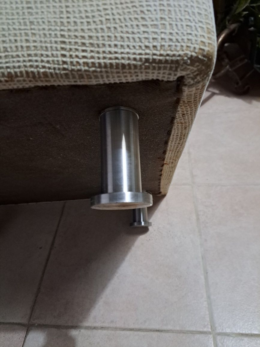 Puff, quadrado, com pés em inox