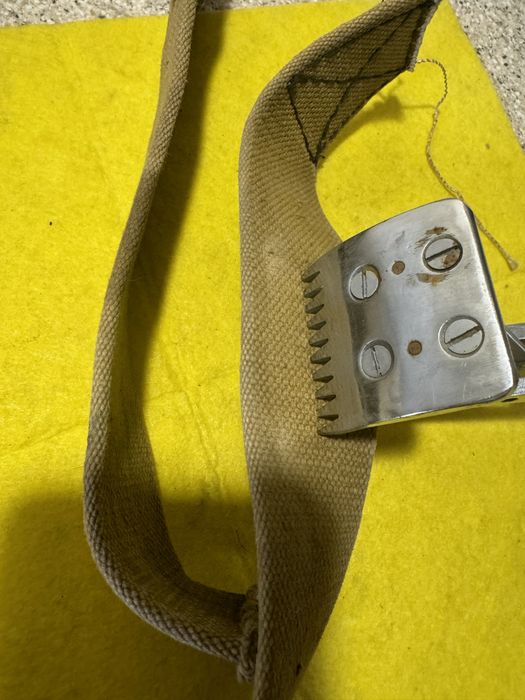 Клещ универсальный . Молоток кувалда кирка , тиски инструмент