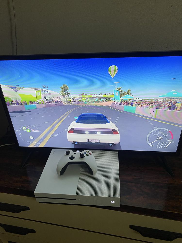 Xbox One S 500gb 1 comando e Forza Horizon 3