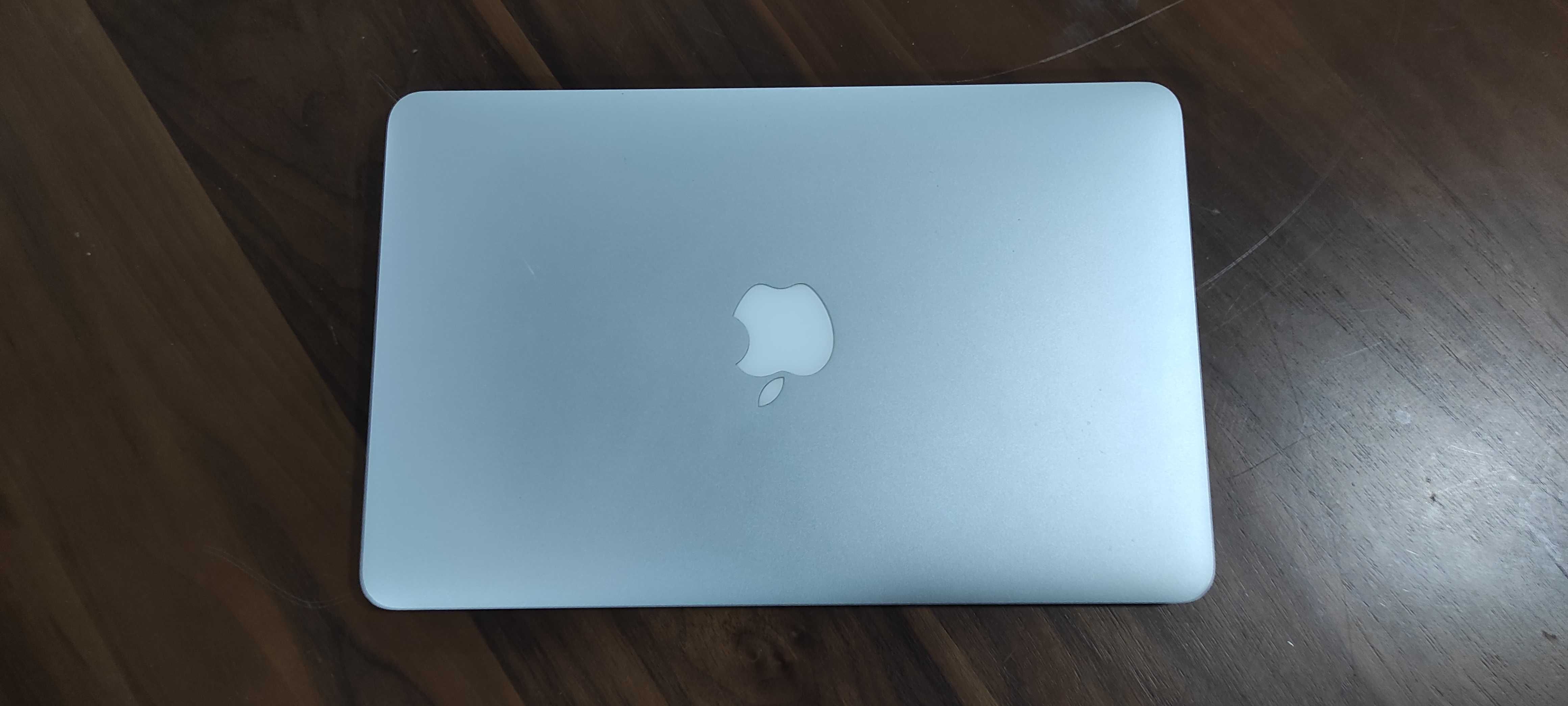 Apple MacBook Air 11'' i5