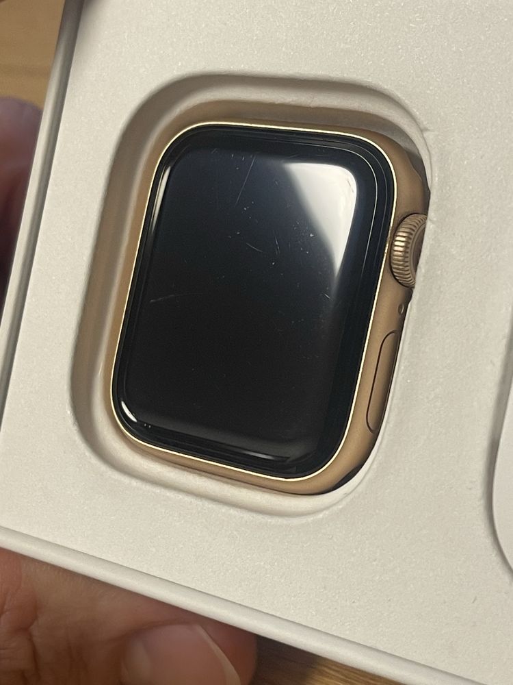 Apple Watch 5 40 мм gold alu