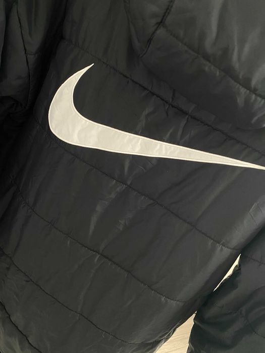Rezerwacja Nike Kurtka płaszcz damski zimowy Nike Therma-Fit czarny