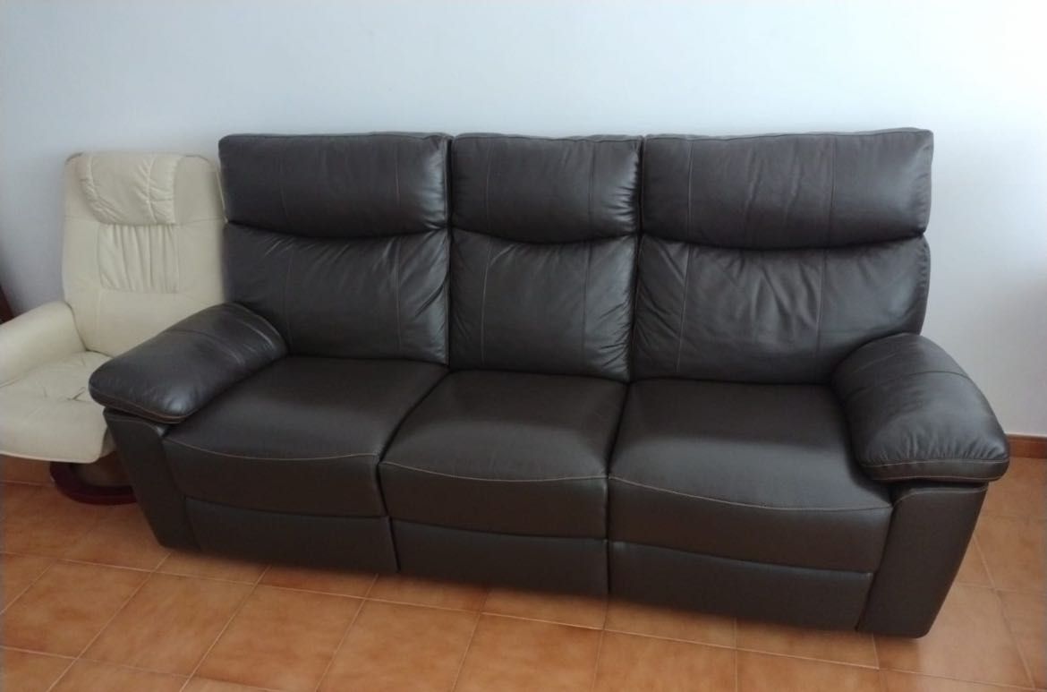 Sofá confortável usado