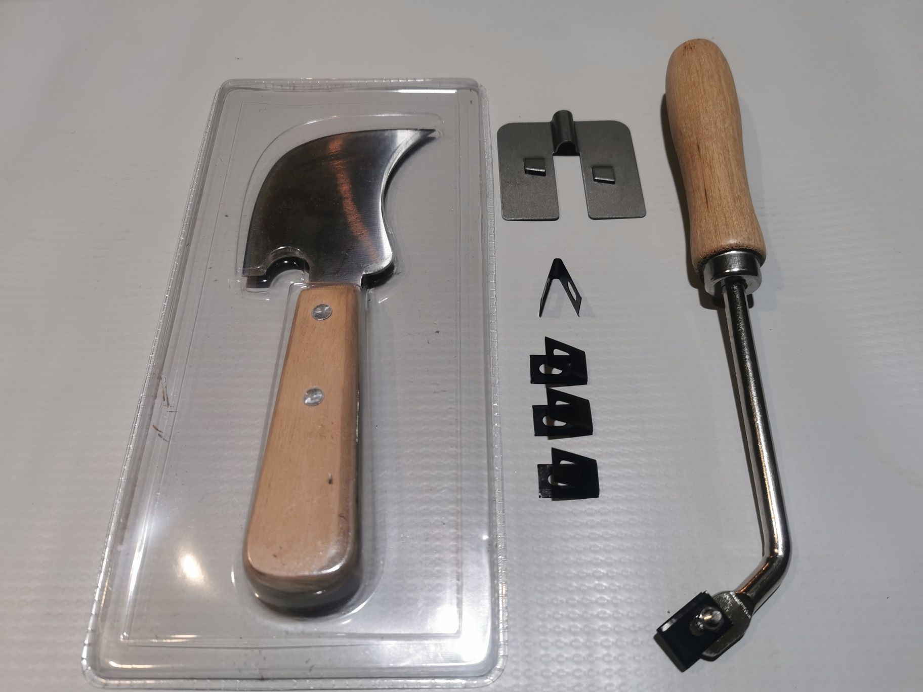 Инструмент для монтажа линолеума. Ножи, грувер, рустовка, лезвия.