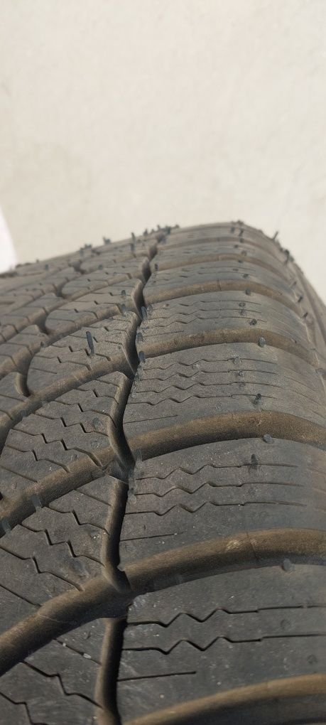 Зимняя резина 215/60 R16