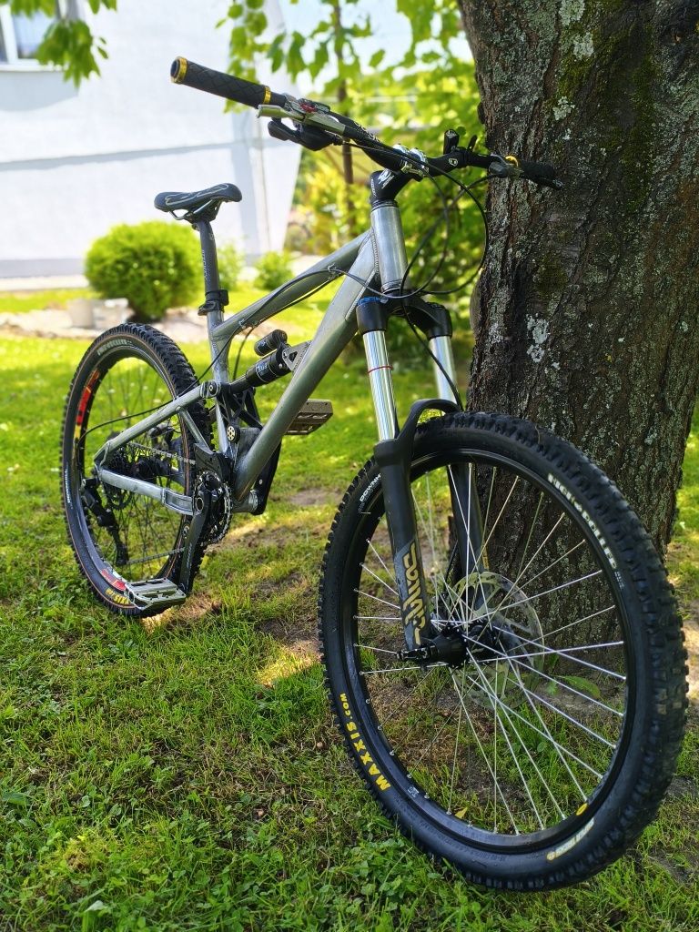 Rower mtb dh custom