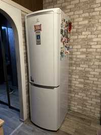 Холодильник Indesit prime