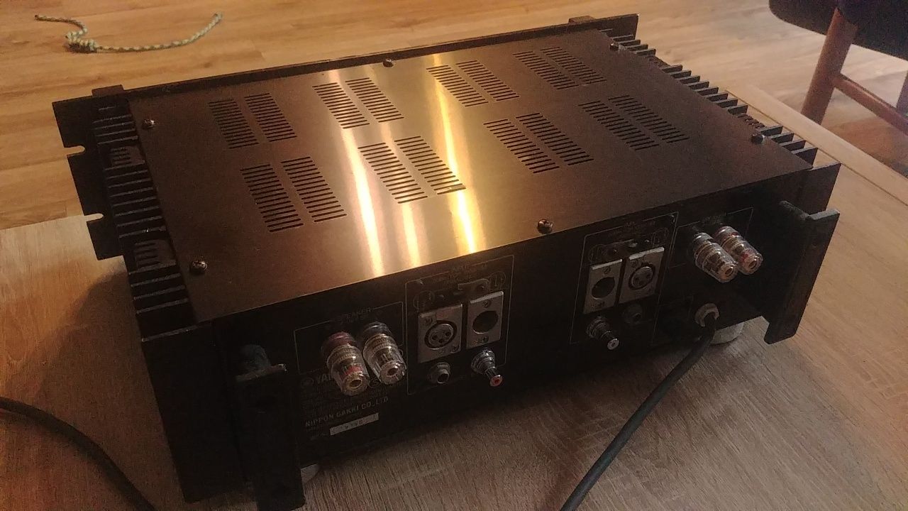 Końcówka Mocy wzmacniacz Yamaha P-2100