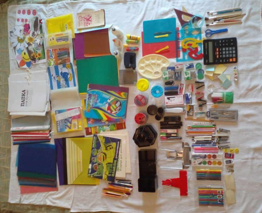 Канцтовары для школы, школьникам