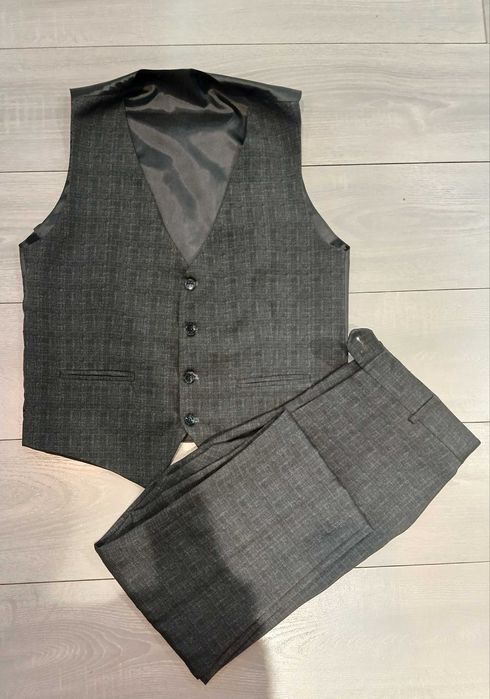 Стильний чоловічий костюм 3-ка