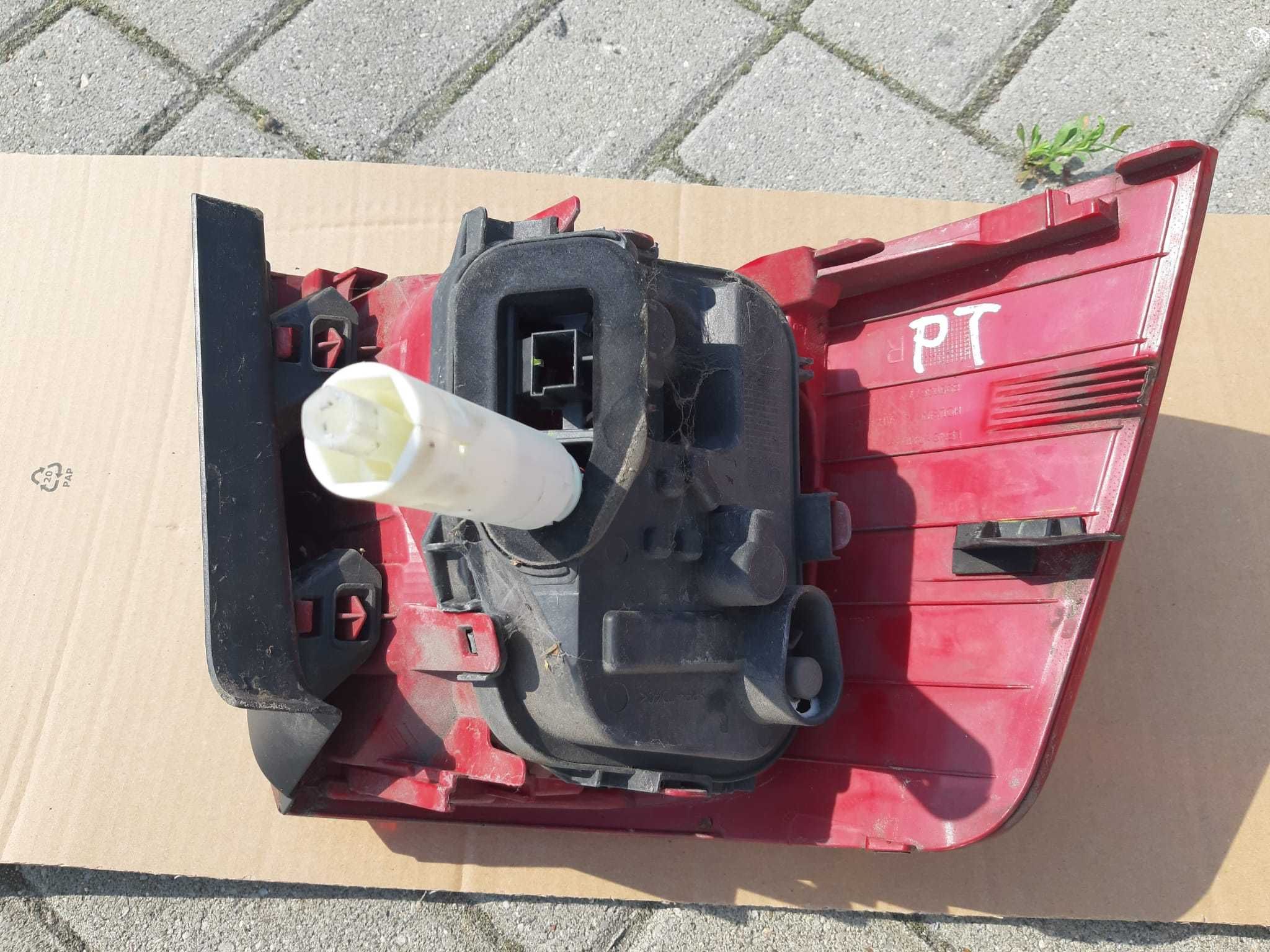VW Sharan 7N lampa tylna prawa prawy tył