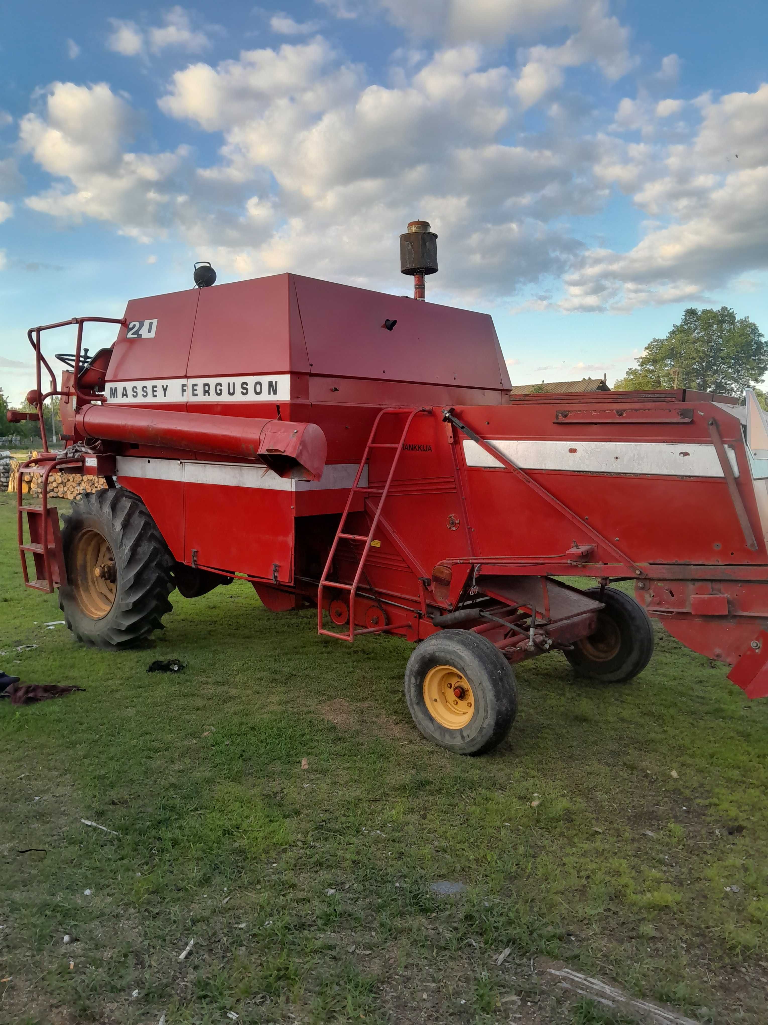 Комбайн Massey Ferguson 206 свіжопривезений