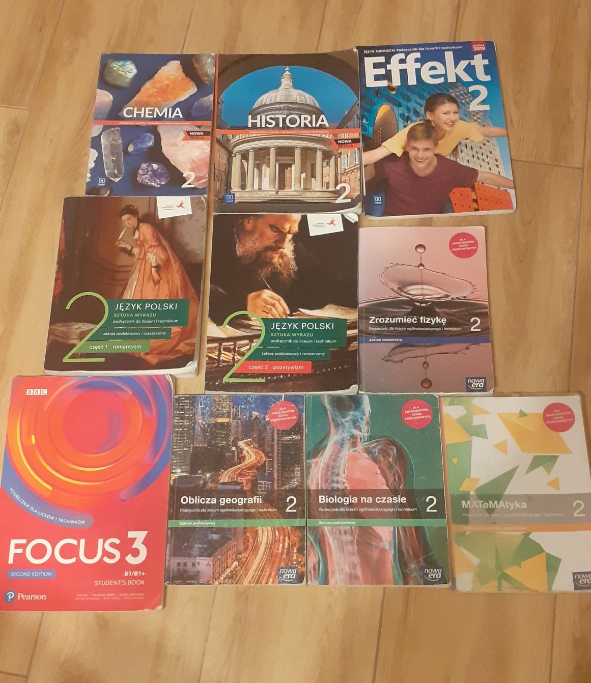 Sprzedam podręczniki do 2 liceum.