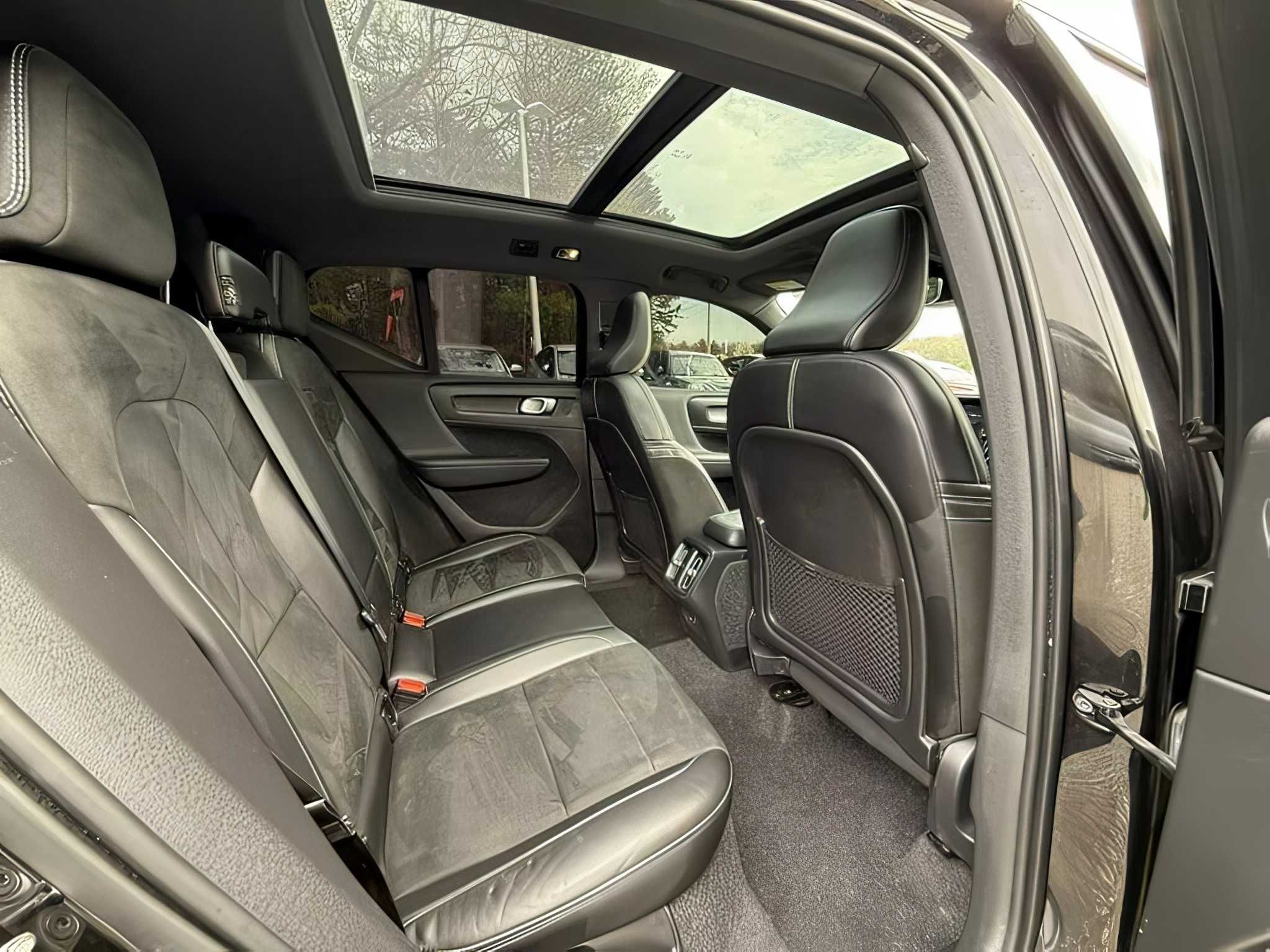 2021 Volvo XC40 T5 R-Design
