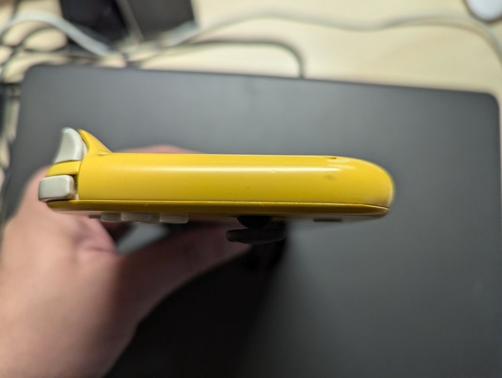 Продам Nintendo switch lite з іграми та зарядним