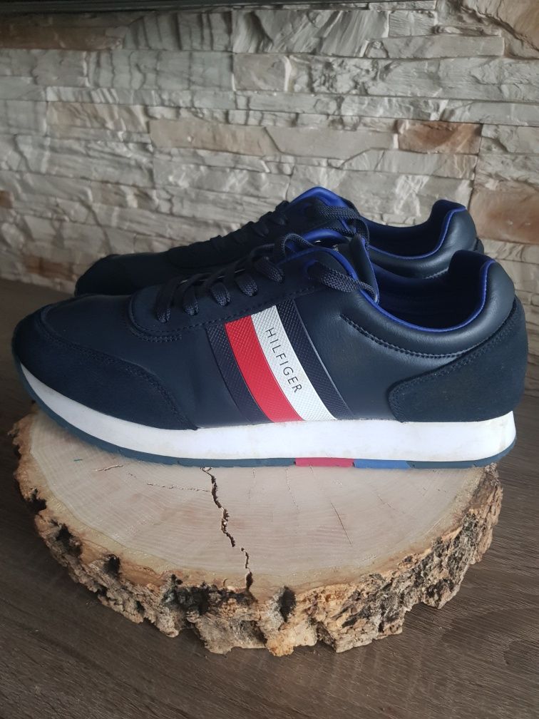 Buty Tommy Hilfiger r.42  Polecam