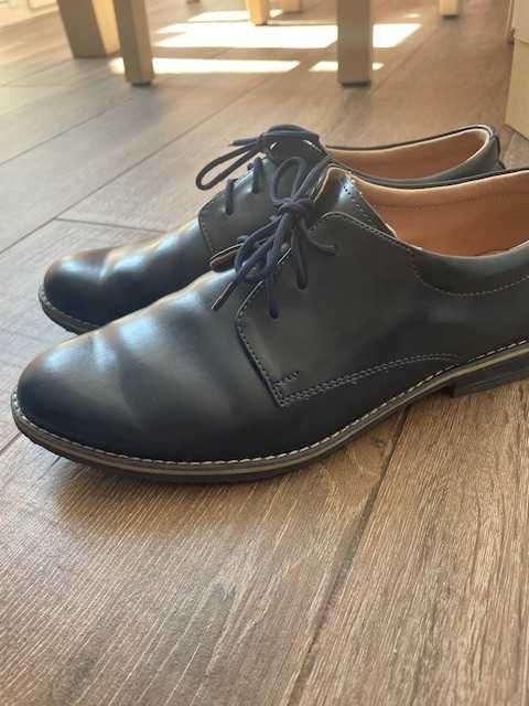 Buty wizytowe chłopięce granatowe roz. 38