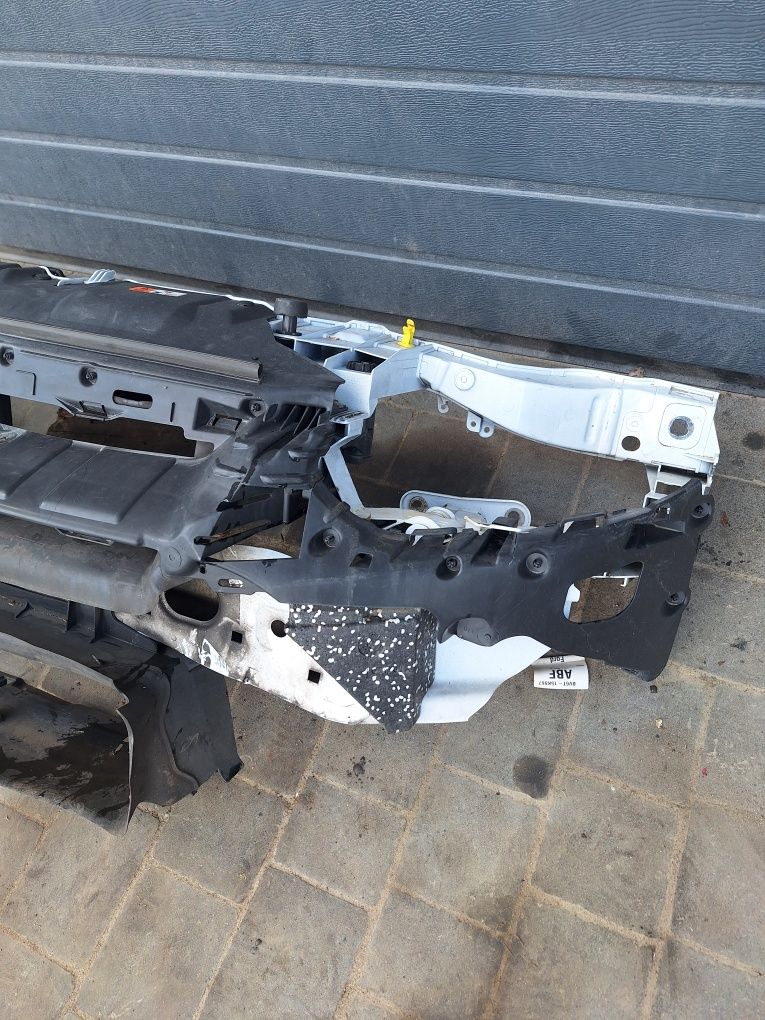 Pas przedni belka wzmocnienie zderzaka Ford Focus MK3 5B biały