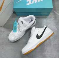 Nike dunk sb white