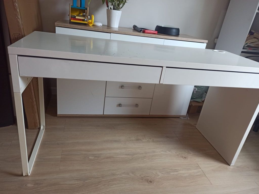 IKEA MICKE biurko 2 szuflady 142x75x50 - BIAŁY