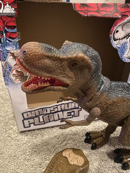 Robo Dinossauro com comando