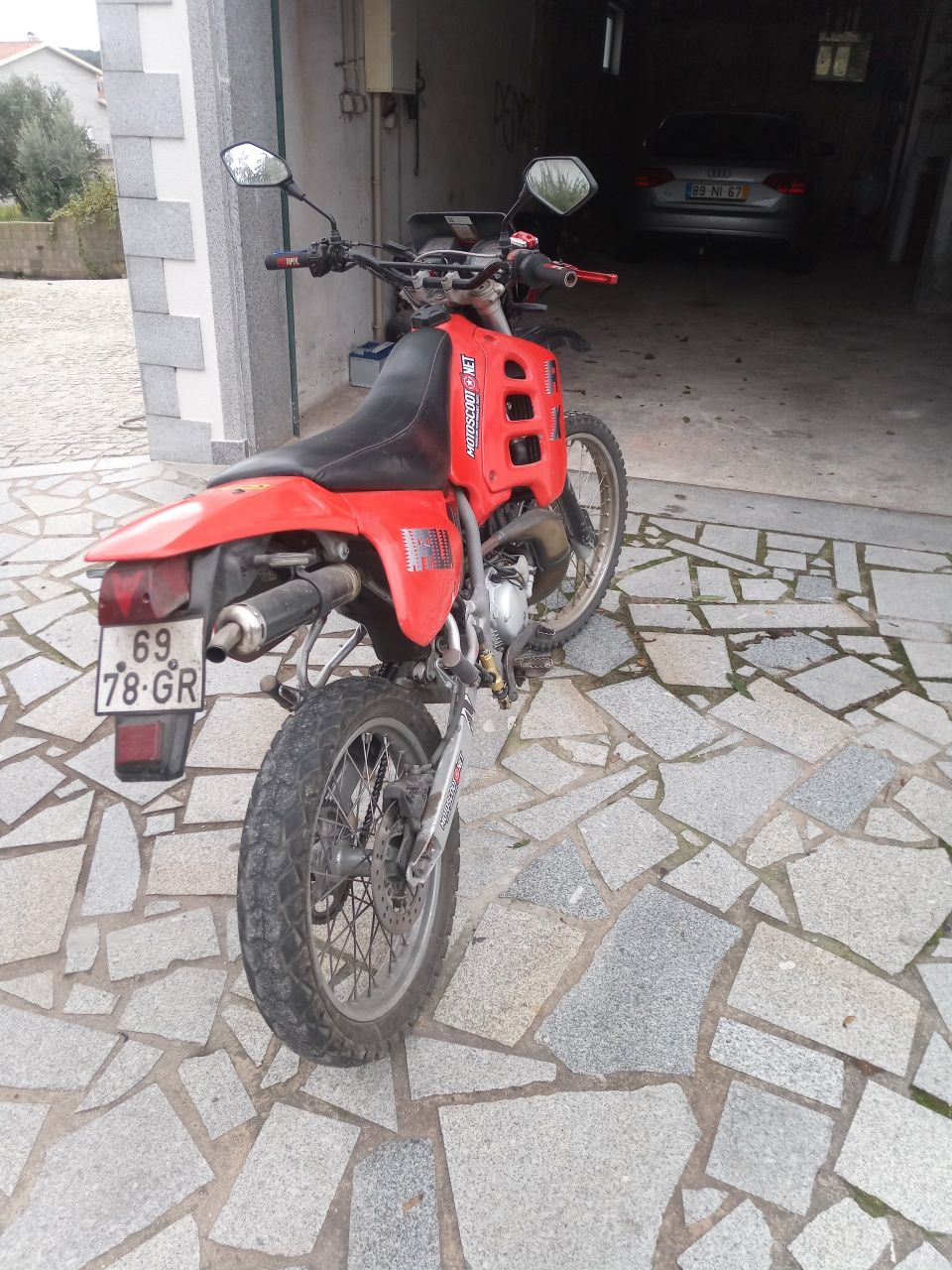 Aprilia RX 50 em bom estado