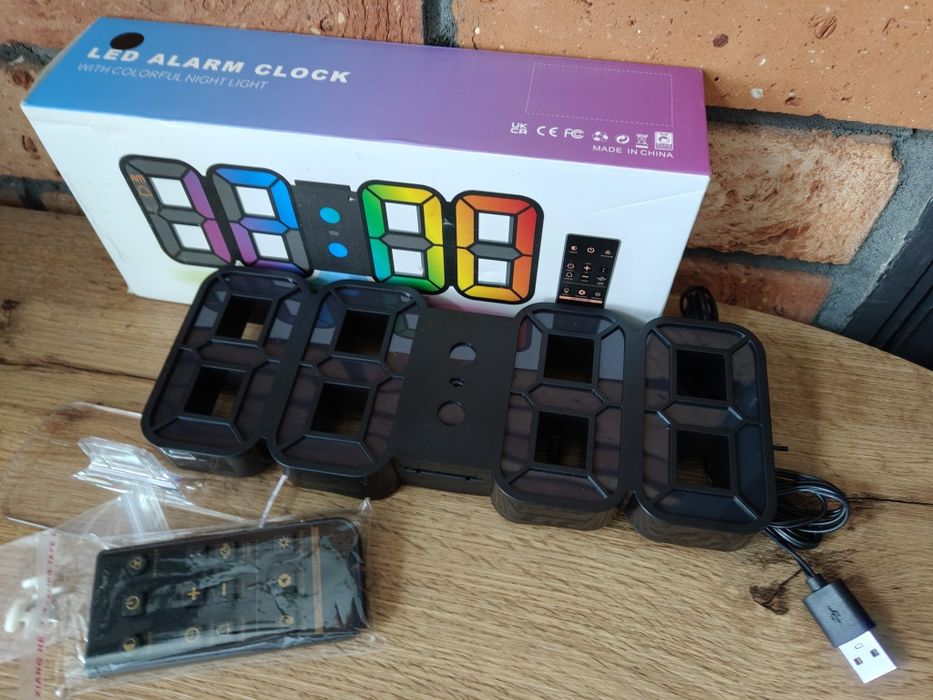 Zegar Budzik cyfrowy elektroniczny LED Duży 3D z Alarmem i Pilotem