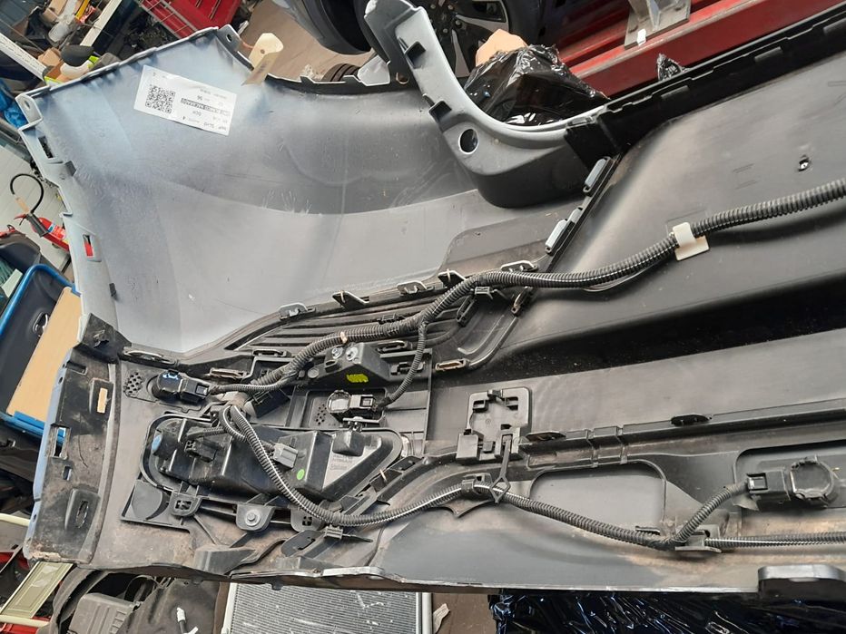 Zderzak  tylny  tyl Captur II 2 iniciale Paris  BIXUI  idealny demonta