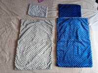 2 zestawy kocyk z poduszką minky niebieski i szary do wózka łóżeczka.