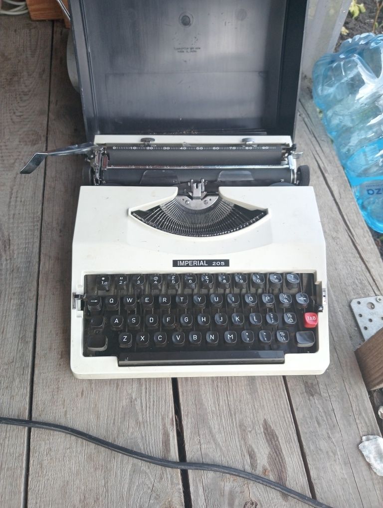 Maszyna do pisania IMPERIAL 205