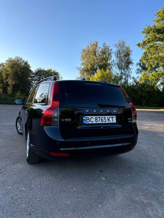 Продам Volvo v50 2009рік 1.6d 110 к.с.