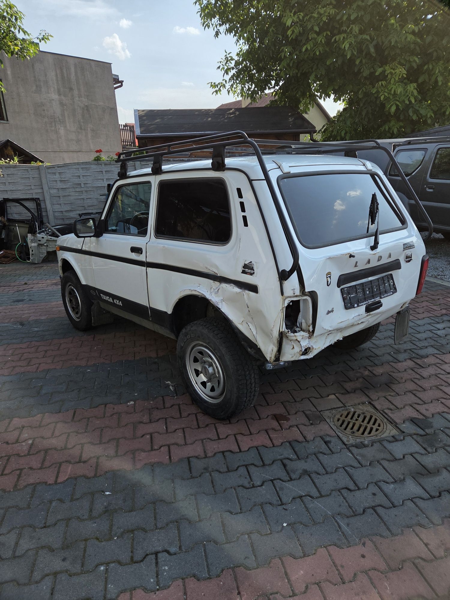 Lada niva taiga 4x4 18r