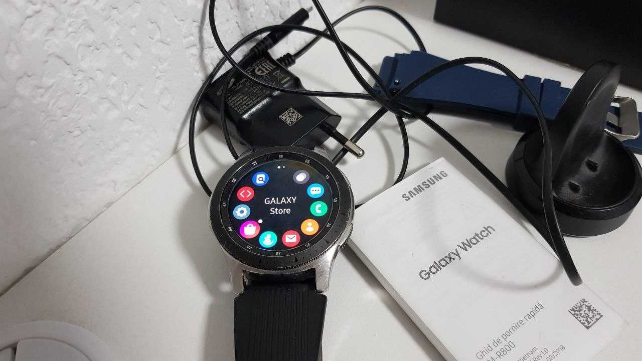 Смарт годинник Samsung Watch 46mm R800