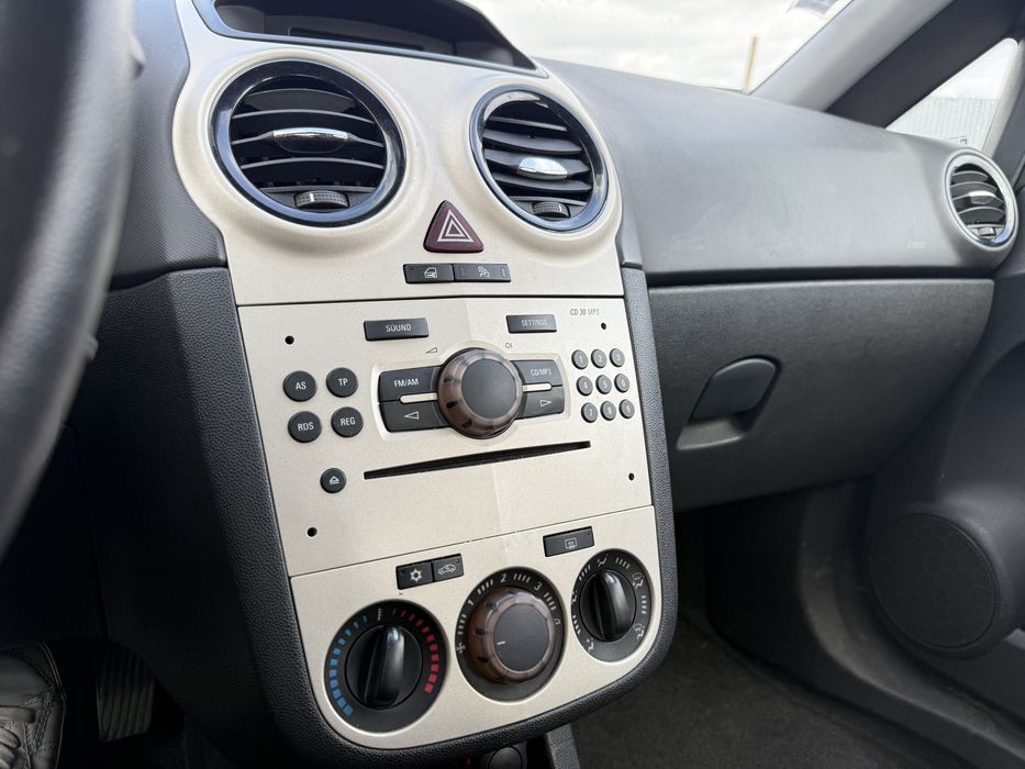 Opel Corsa D 1.2 gasolina