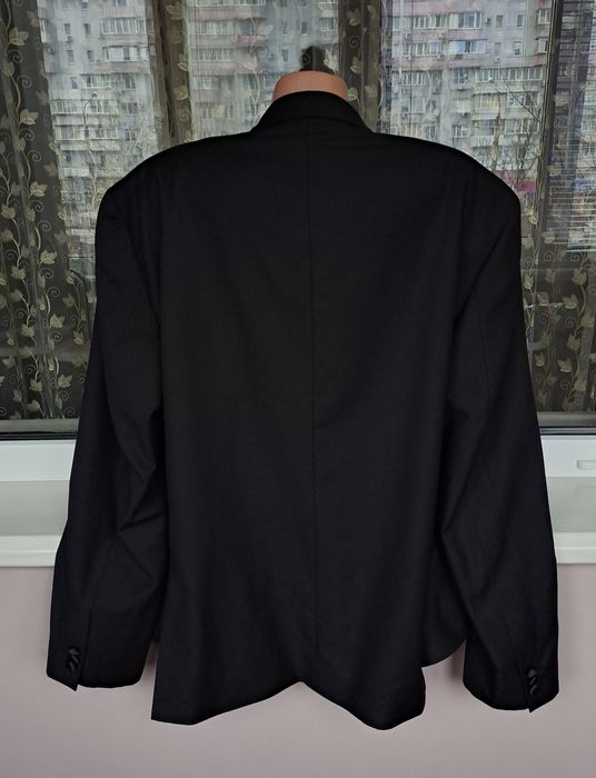 Черный классический нарядный пиджак жакет