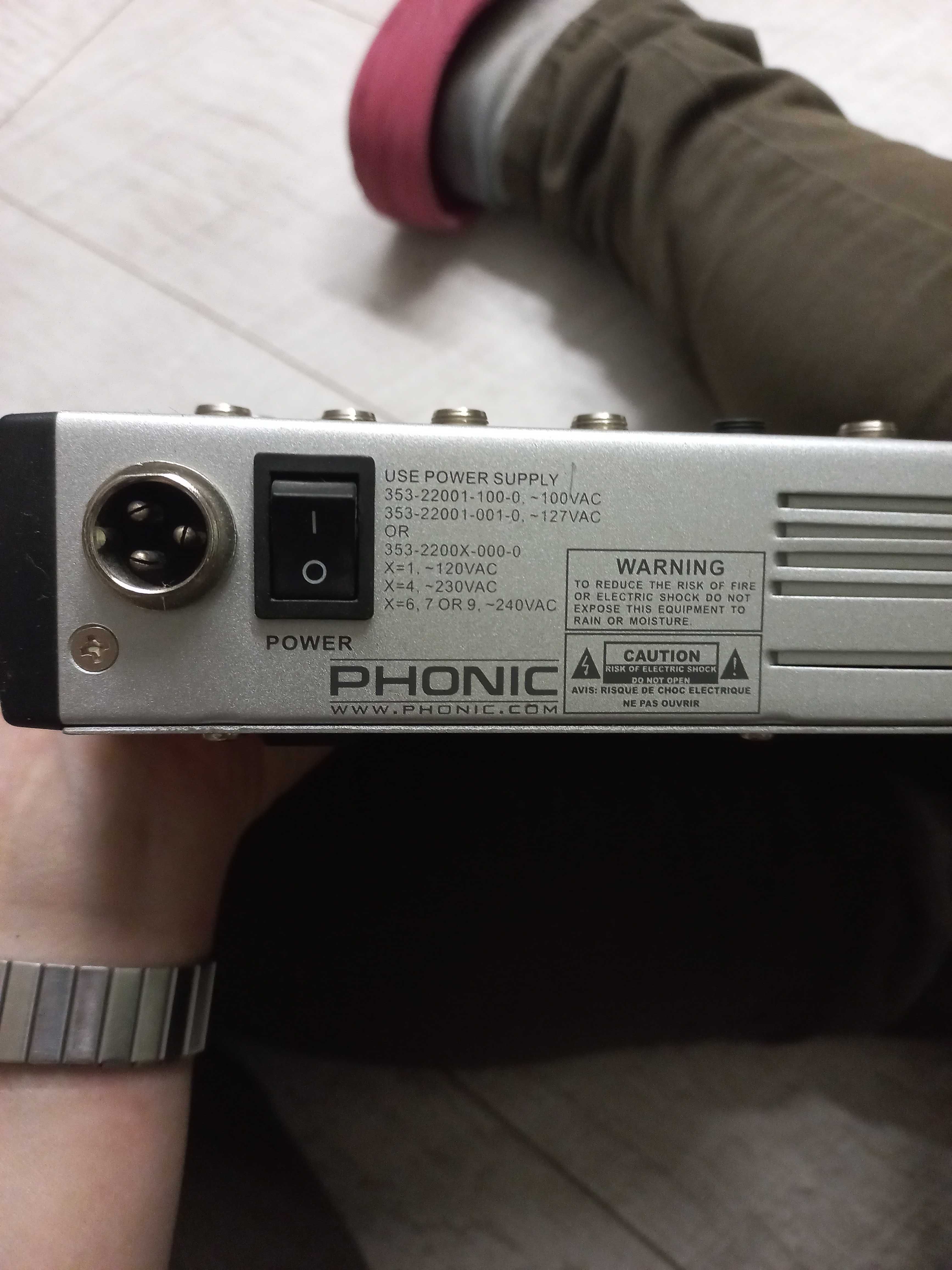 Мікшерный пульт Phonic MM1002s