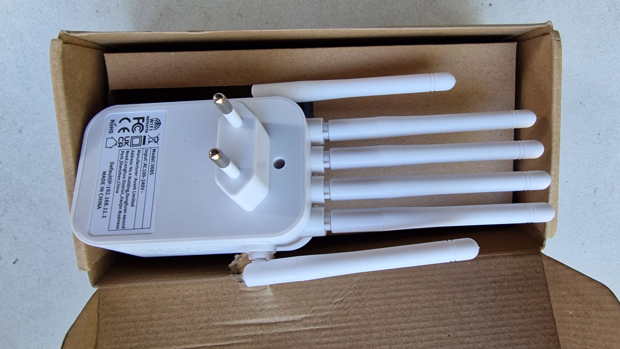 Nowy wireless repeater.