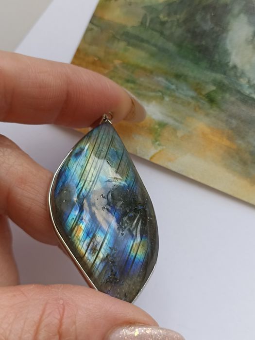 Нова підвіска з натуральним камінцем, лабрадор.