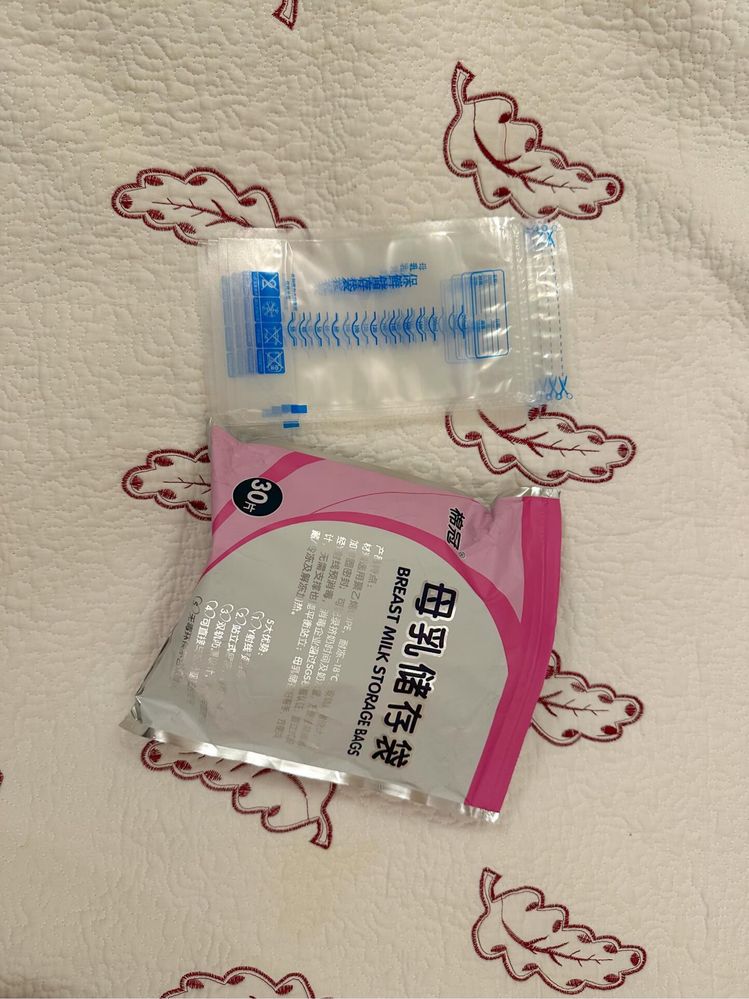 Torebka do przechowywania mleka matki ze stojącą konstrukcją 250 ml.