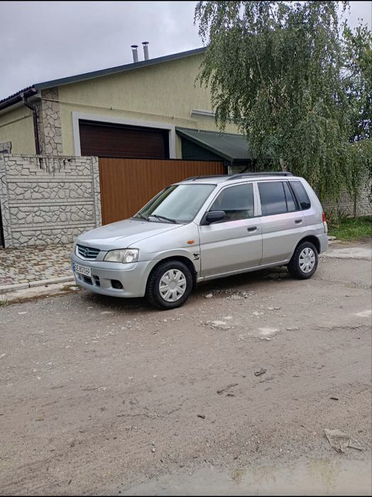 Мазда Деміо 2000 року