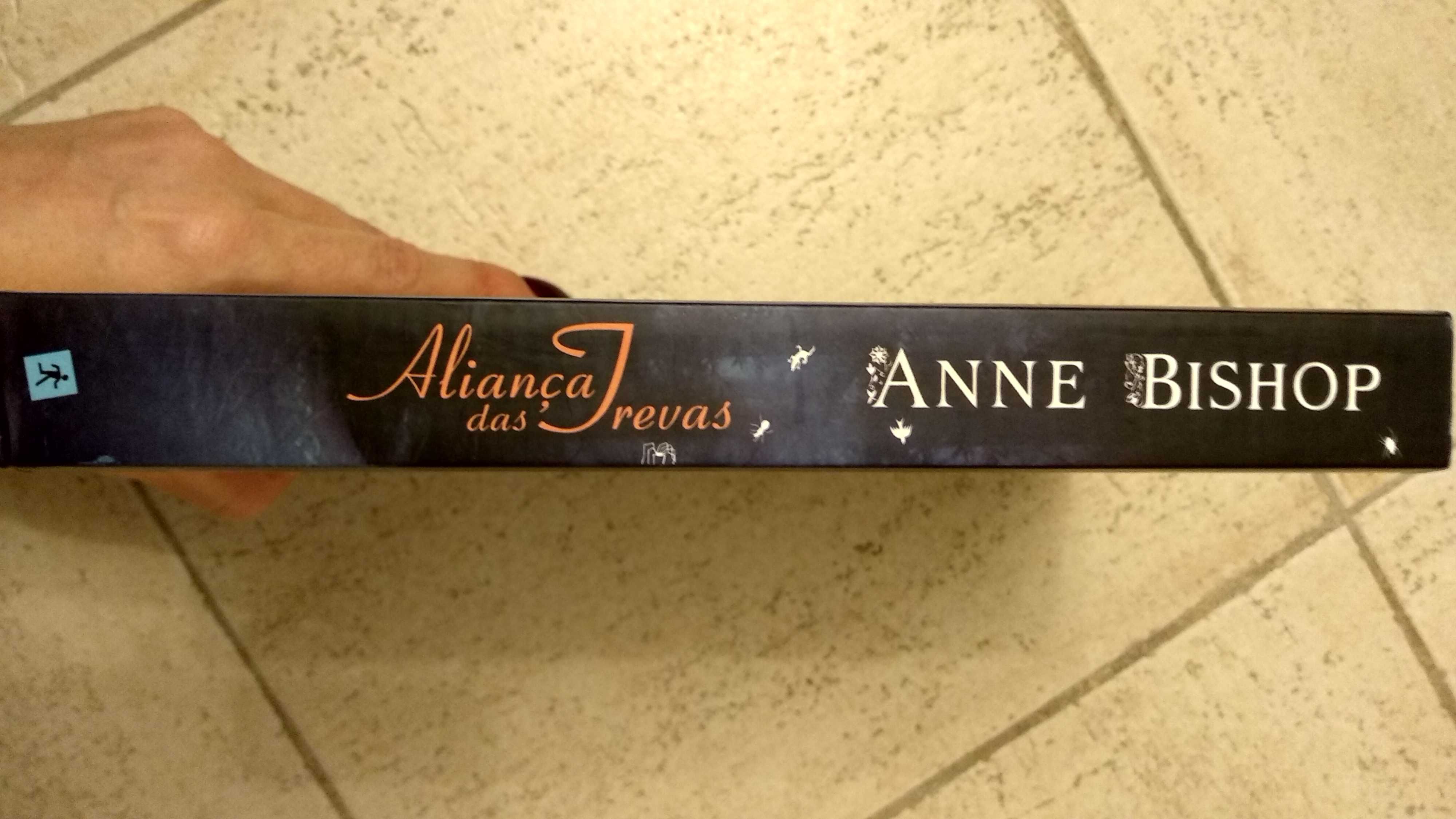 Livro "Aliança das Trevas" da Anne Bishop