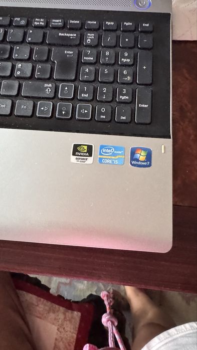 Samsung RV520 i5 | SSD 600GB | DVD | Rápido e funcional | Windows 10