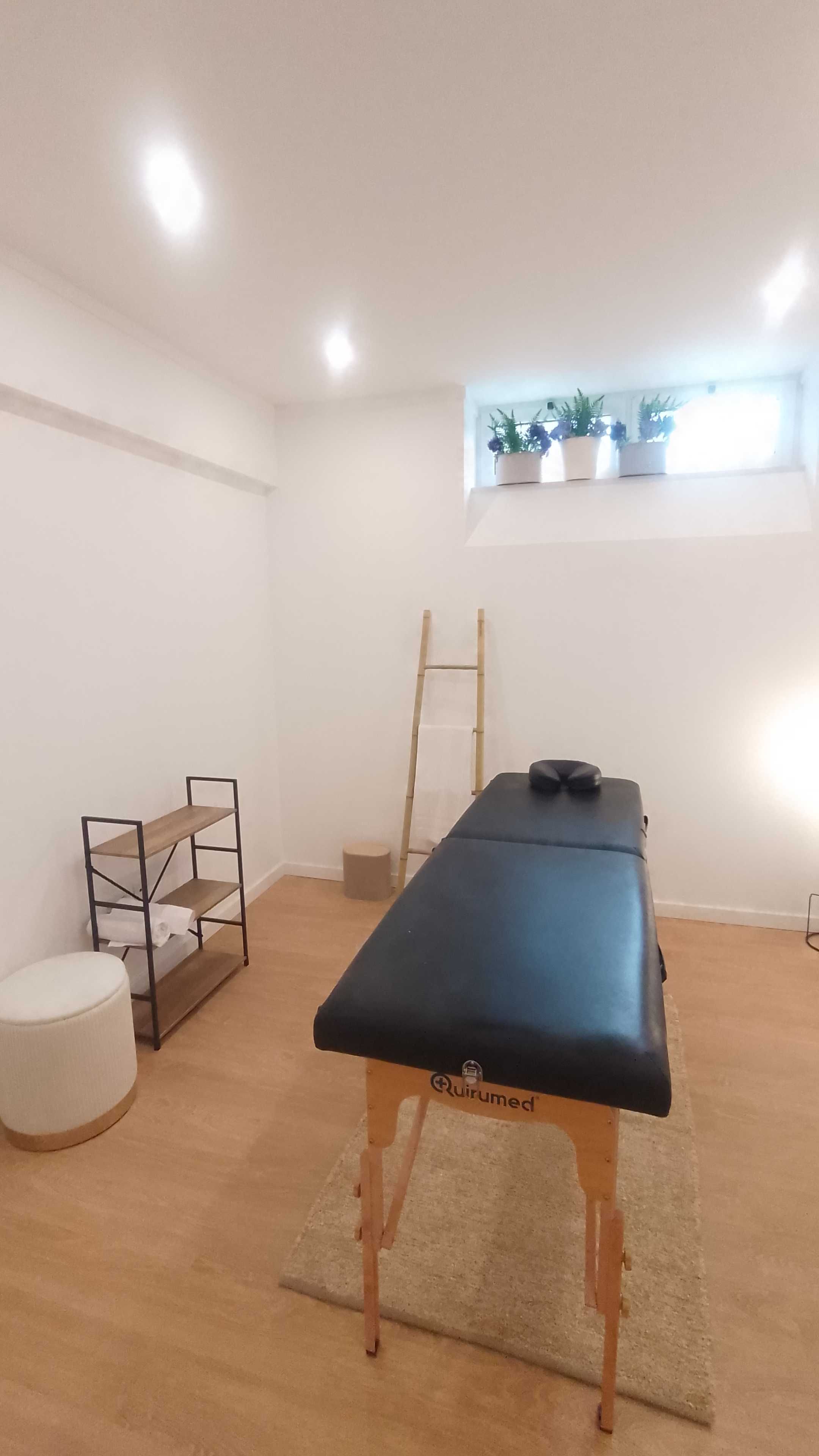 Massagem gabinete em Algés