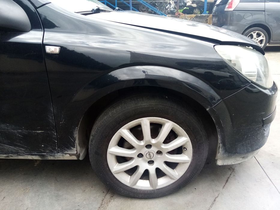Guarda-lamas direito OPEL Astra H Hatchback (L48)