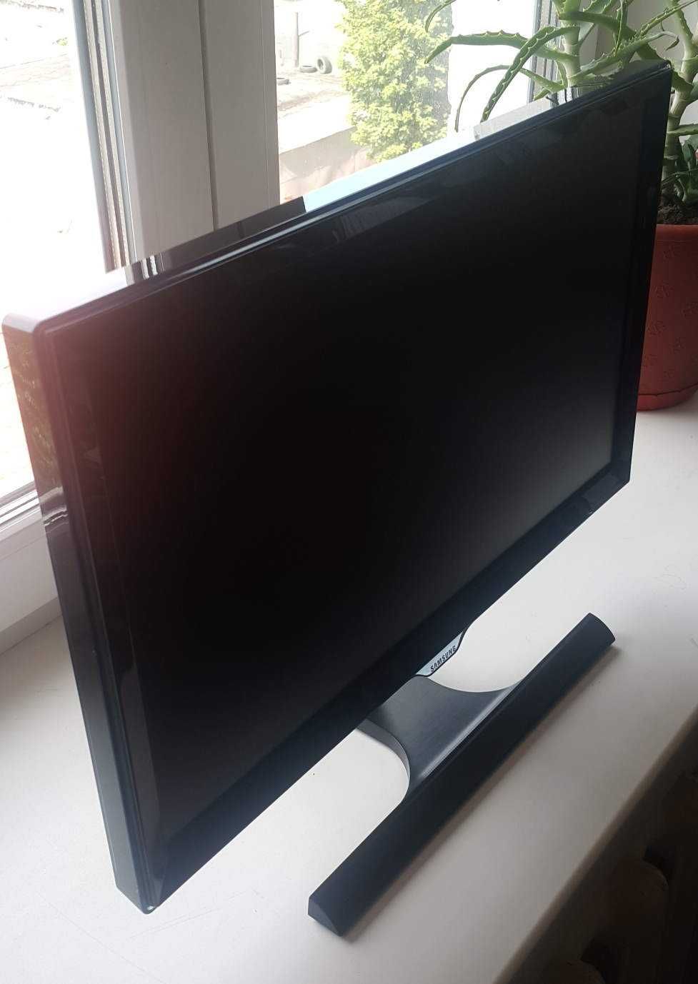 Монитор 21.5" LED PLS, Samsung S22E390H, 1920 x 1080 4 мс, VGA, HDMI