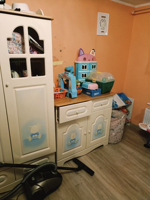 Meble dziecięce komplet
