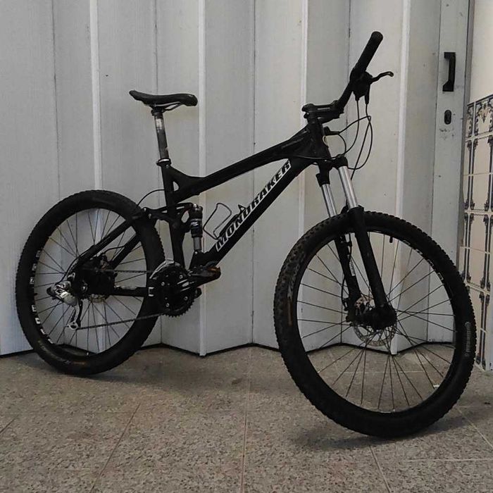 Bicicleta Mondraker factor RR. Suspensão total