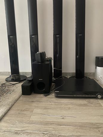 Kino domowe Sony HDC-DZ880W