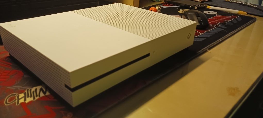 Xbox one s 1TB usada