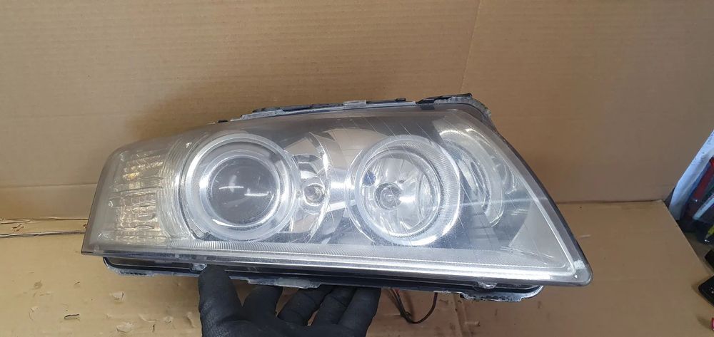Lampa prawy przód przednia prawa BI XENON skrętny Audi A8 D3 4F0941329B
